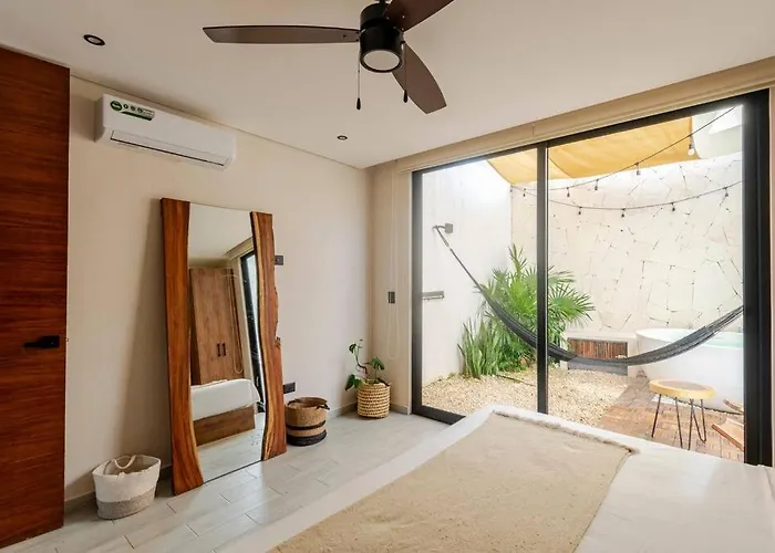 Cozy With Private Patio Tub & 2 Free Bikes